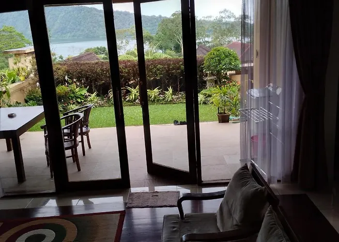 Lake View Unit B12 ロッジ *