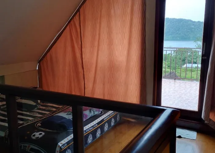 ロッジ Lake View Unit B12 Selemadeg